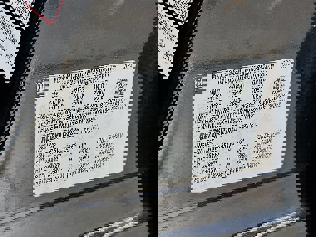 Used 2023 Buick Envision Essence w/ Sport Touring Package image 26