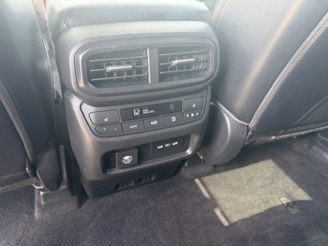 Used 2025 Honda Pilot Black Edition image 29
