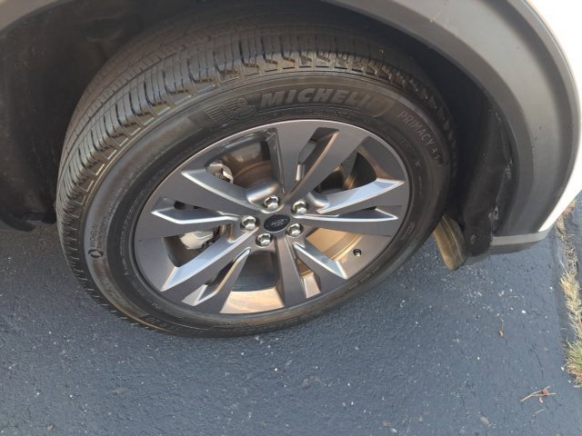 Certified 2024 Ford Explorer XLT w/ Equipment Group 202A AWD/4WD image 2