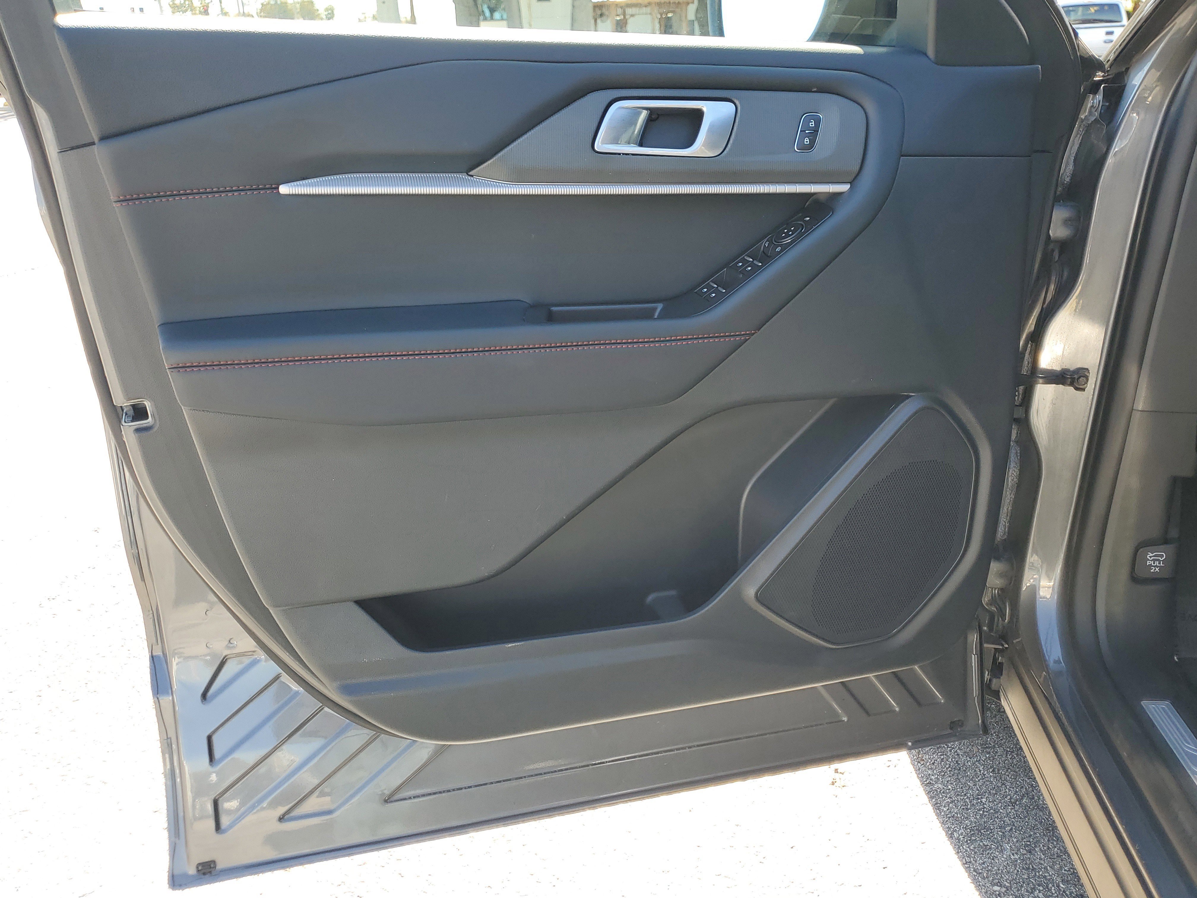 Certified 2025 Ford Explorer ST-Line image 20