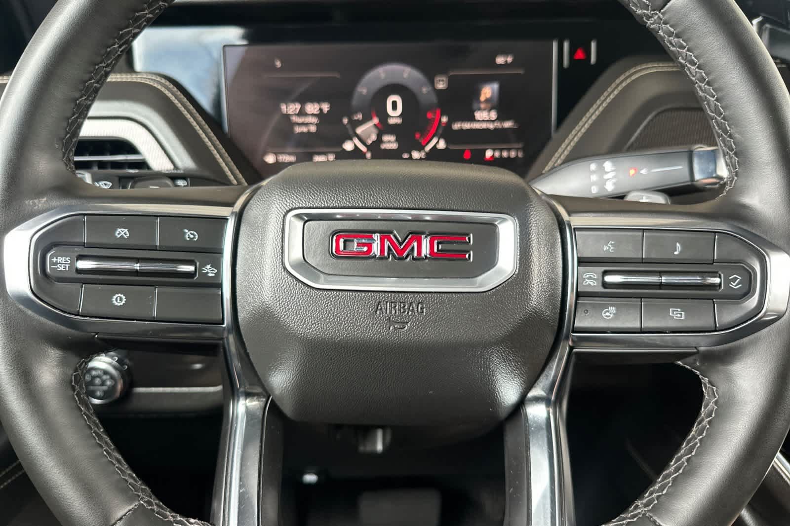 Used 2025 GMC Yukon Elevation AWD/4WD image 25