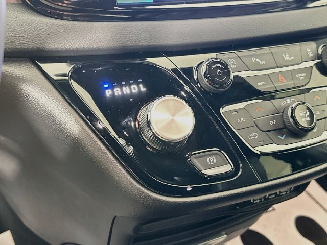 Used 2025 Chrysler Pacifica Select FWD image 22