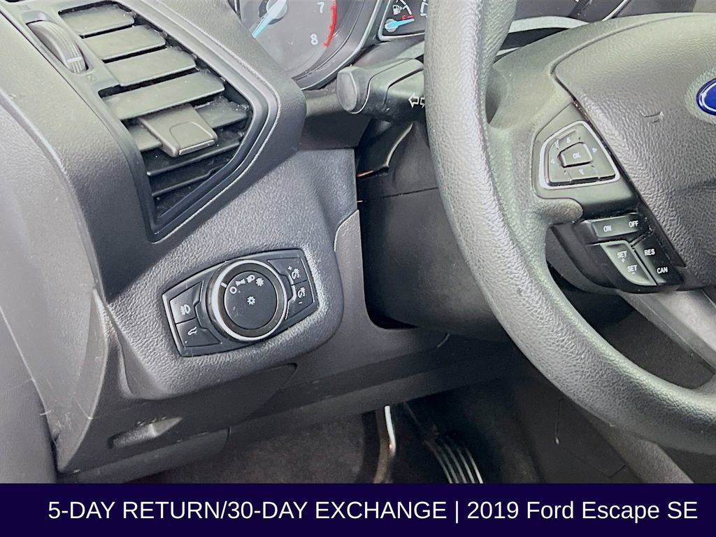 Certified 2019 Ford Escape SE image 12