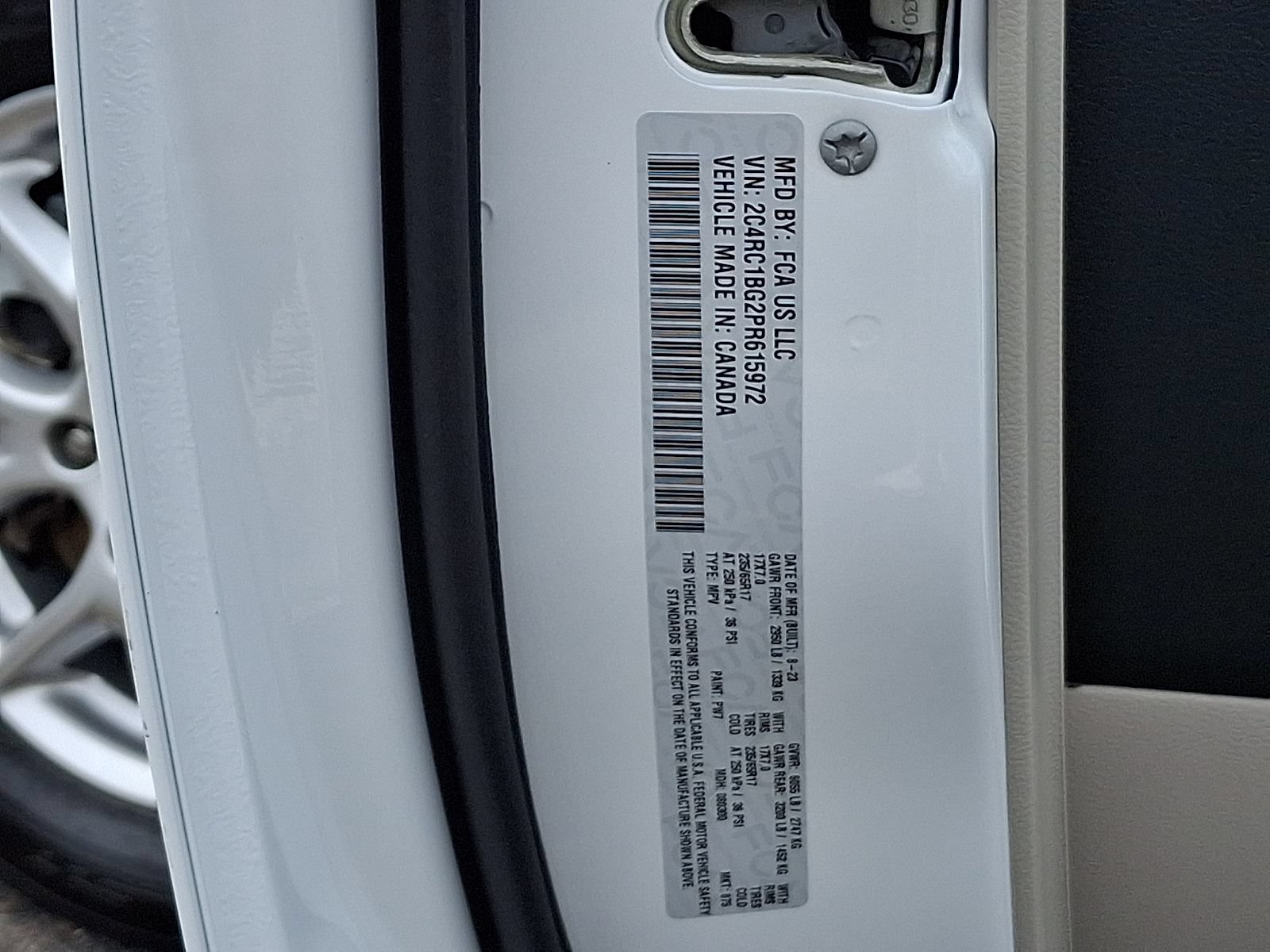 Used 2023 Chrysler Pacifica Touring-L FWD image 26