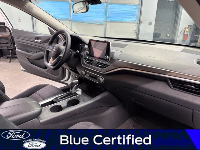 Used 2025 Nissan Altima 2.5 SV FWD image 25