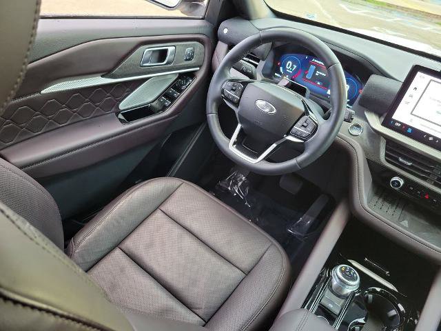 Certified 2025 Ford Explorer Platinum w/ Ultimate Package image 19