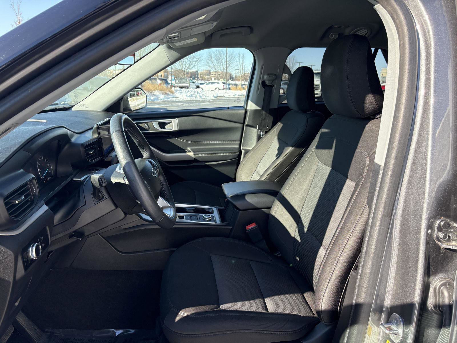 Certified 2023 Ford Explorer XLT w/ Class IV Trailer Tow Package image 16