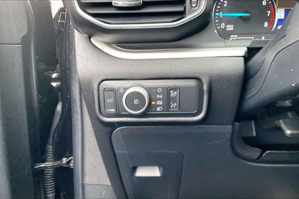 Certified 2022 Ford Explorer XLT w/ Equipment Group 202A image 34