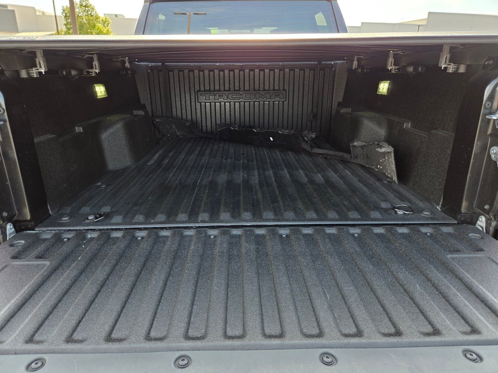 Used 2025 Toyota Tacoma SR5 AWD/4WD image 13