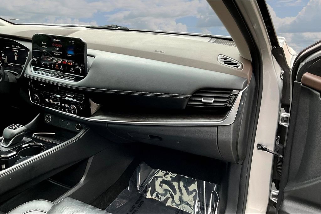 Used 2021 Nissan Rogue Platinum FWD image 28