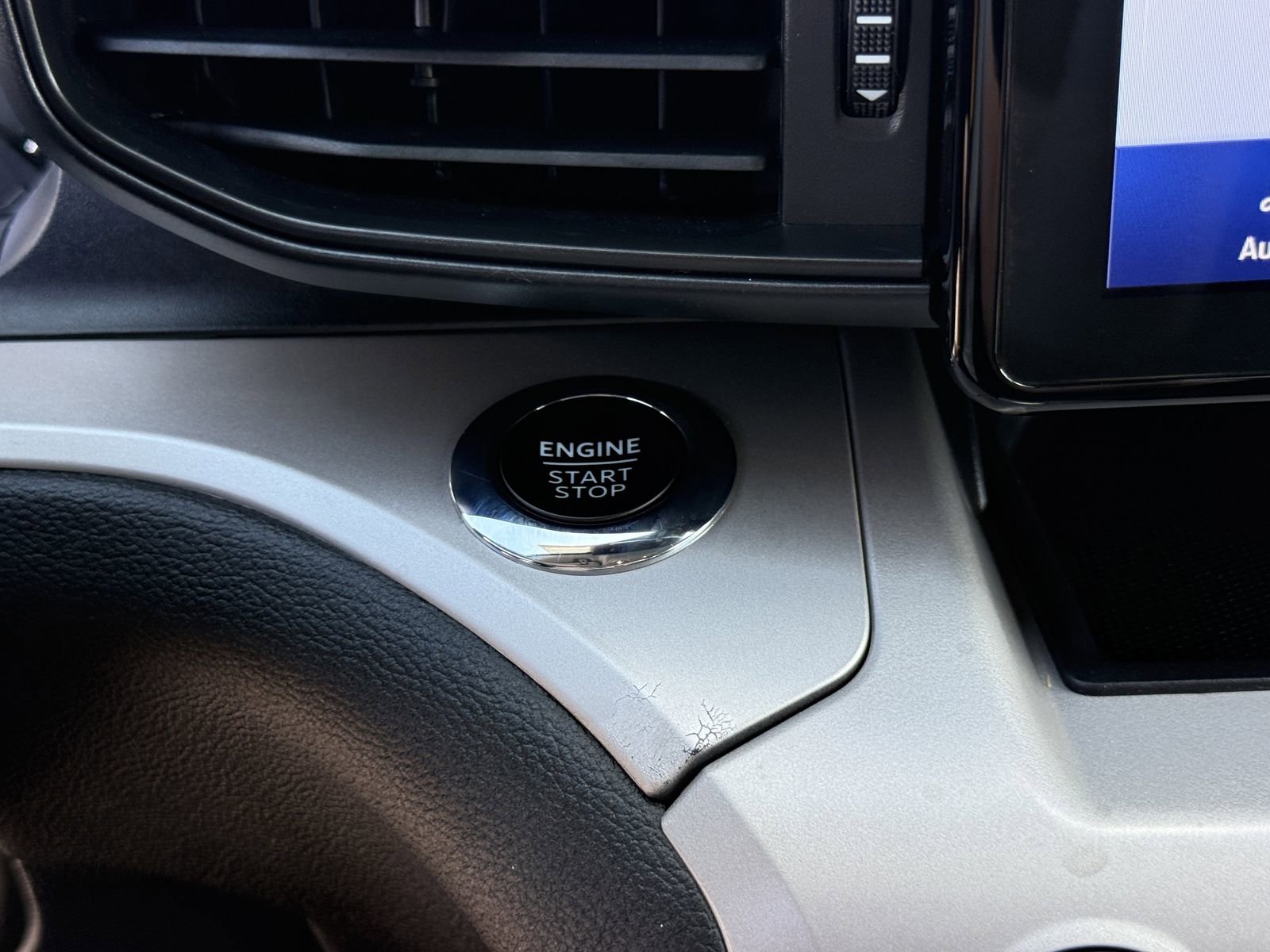 Certified 2023 Ford Explorer XLT RWD image 31