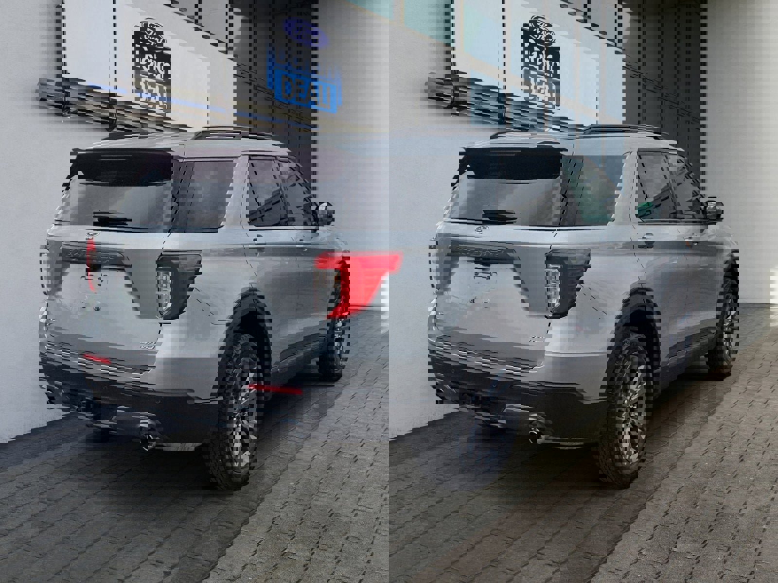 Certified 2023 Ford Explorer XLT w/ Equipment Group 202A image 3