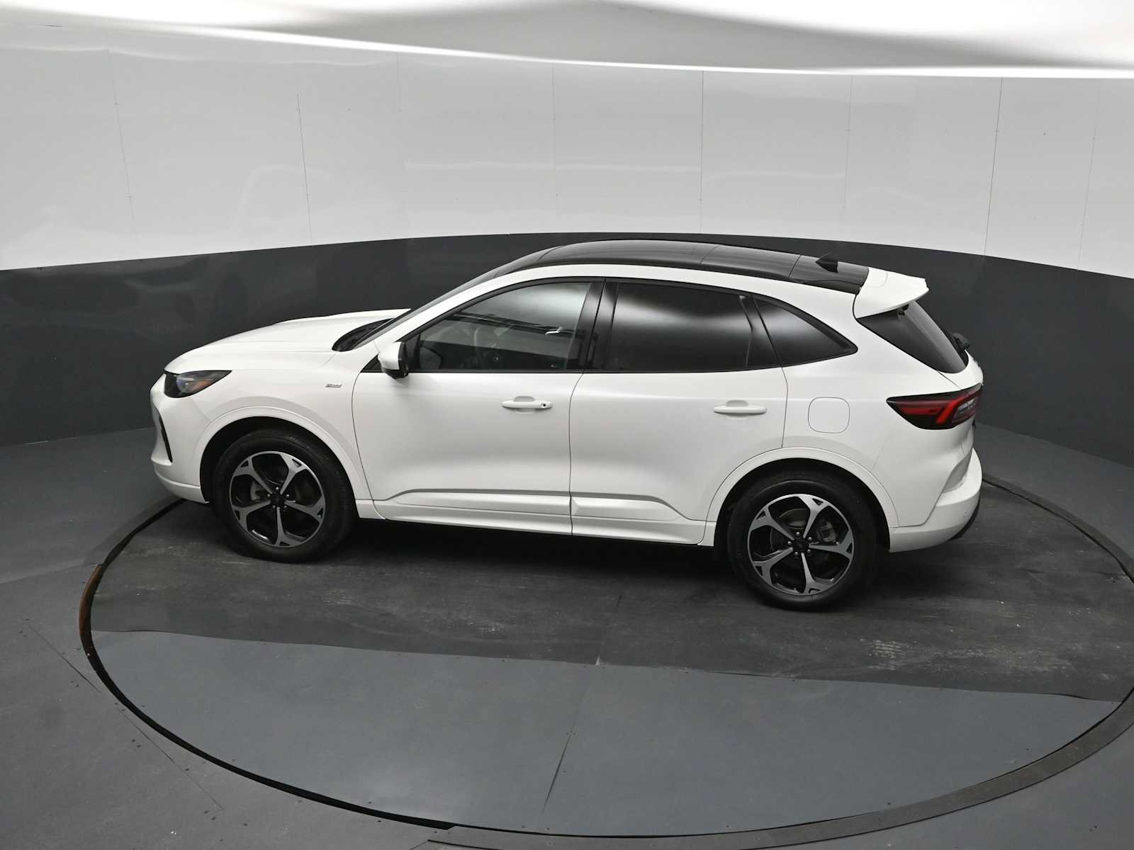 Certified 2025 Ford Escape ST-Line Elite w/ Premium Technology Package AWD/4WD image 51