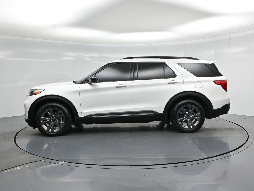 Certified 2023 Ford Explorer XLT w/ Equipment Group 202A RWD image 28