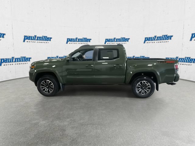 Used 2022 Toyota Tacoma TRD Sport w/ TRD Premium Sport Package AWD/4WD image 7