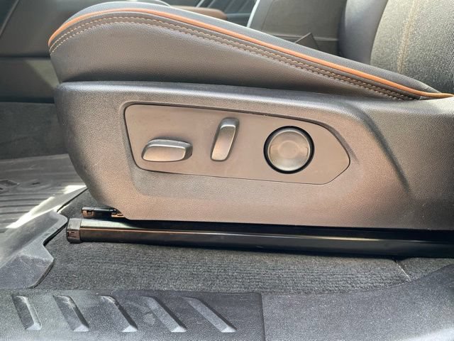 Used 2023 GMC Canyon AT4 AWD/4WD image 11