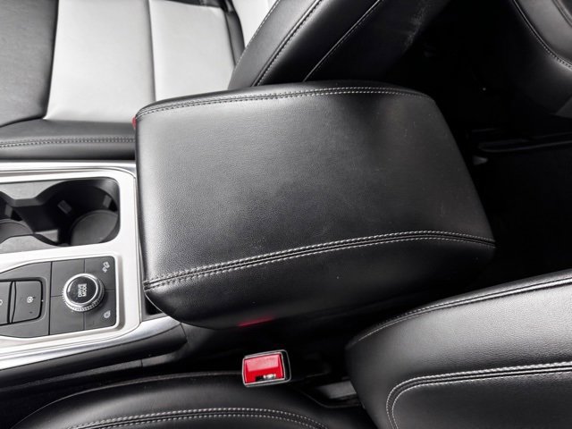 Certified 2022 Ford Explorer XLT w/ XLT Sport Appearance Package image 23