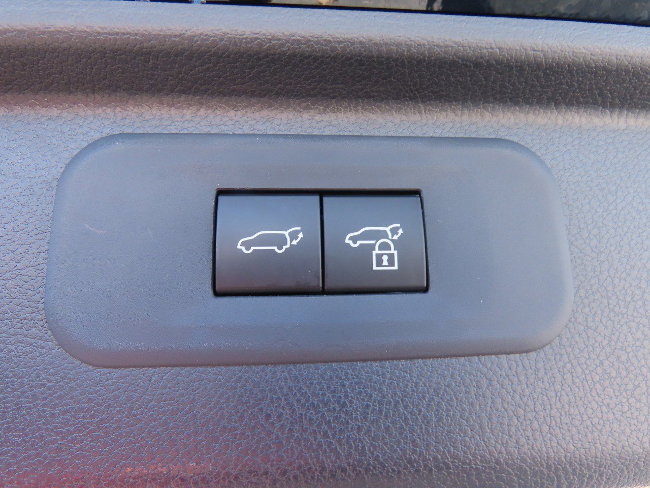 Used 2025 Toyota Grand Highlander AWD image 13