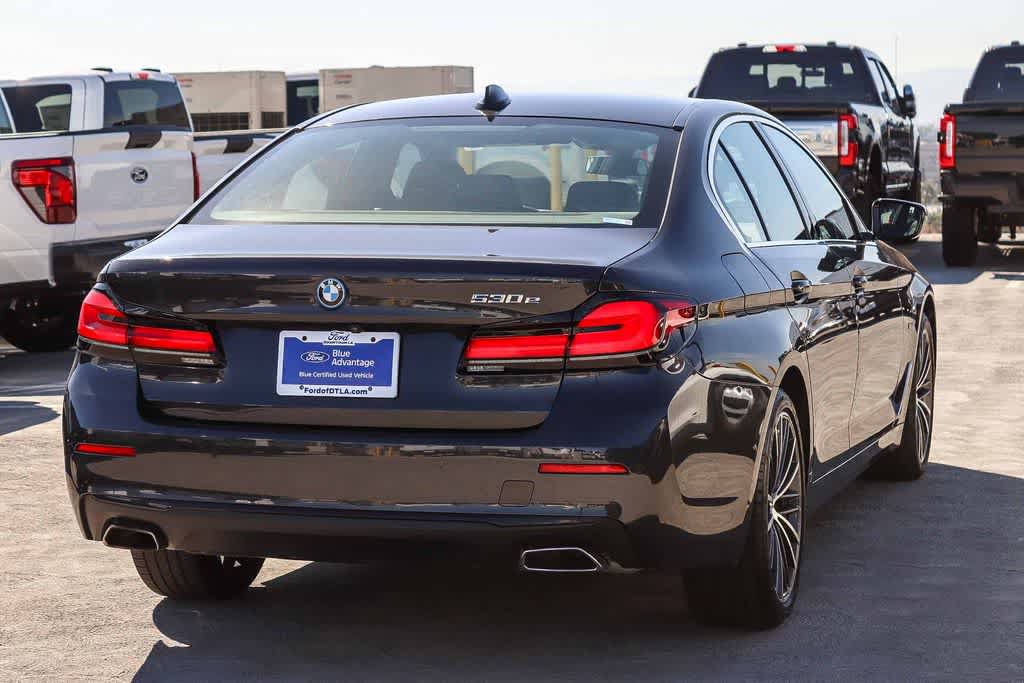 Used 2023 BMW 530e w/ Premium Package RWD image 4