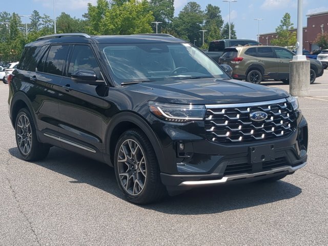 Certified 2025 Ford Explorer Platinum w/ Ultimate Package AWD/4WD image 1