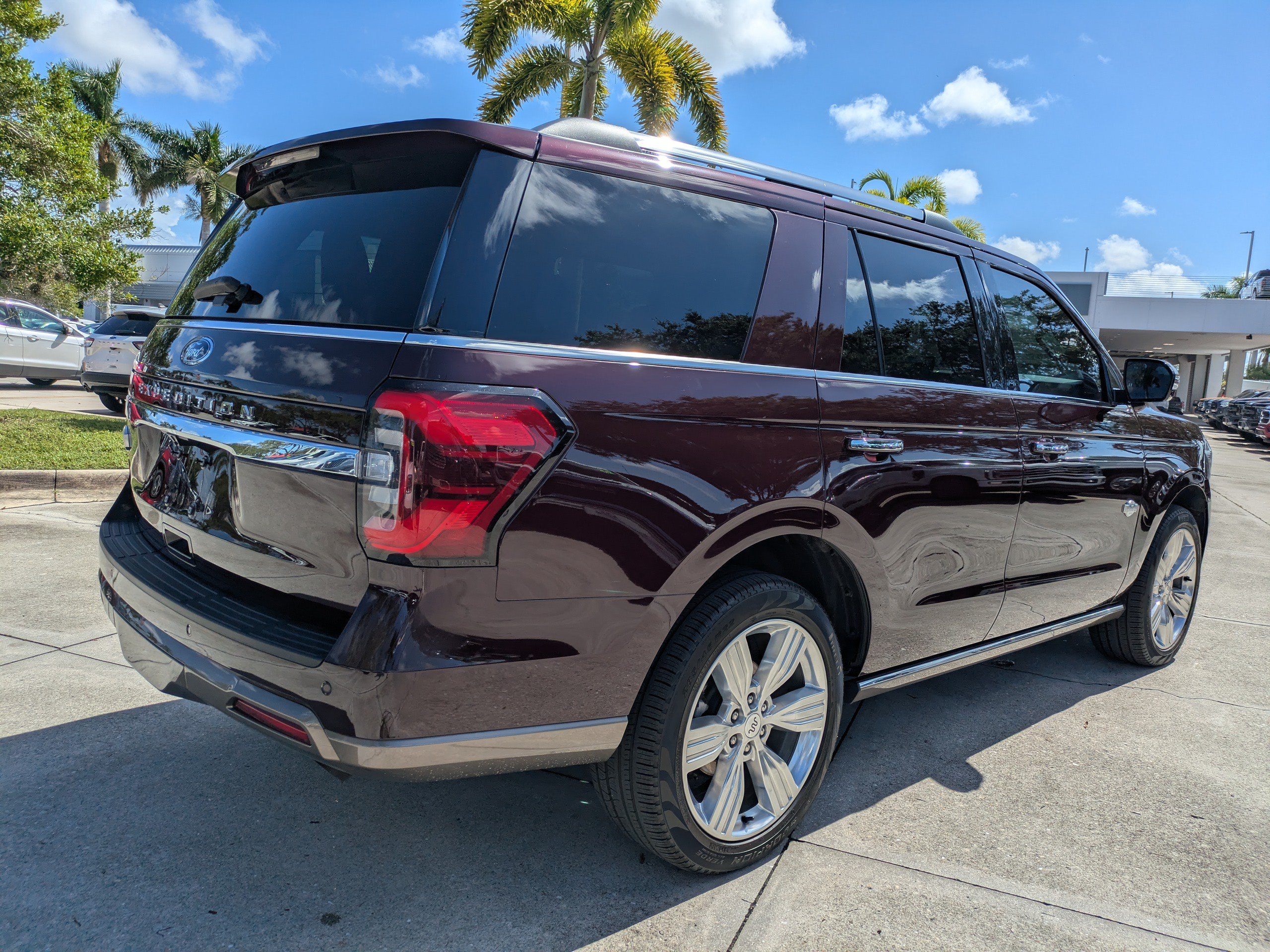 Certified 2024 Ford Expedition King Ranch AWD/4WD image 4