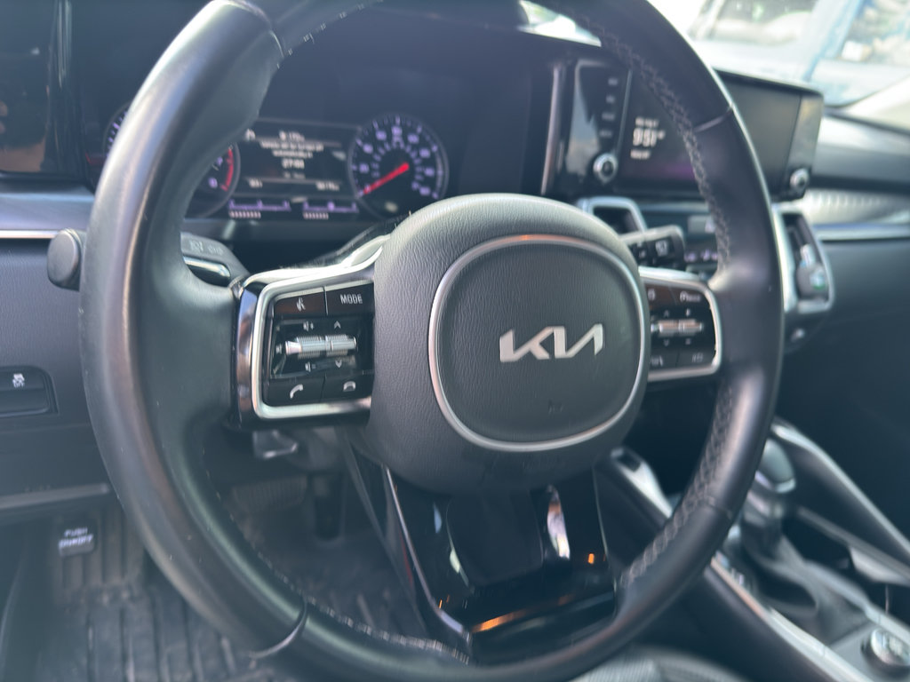 Used 2022 Kia Sorento S FWD image 12