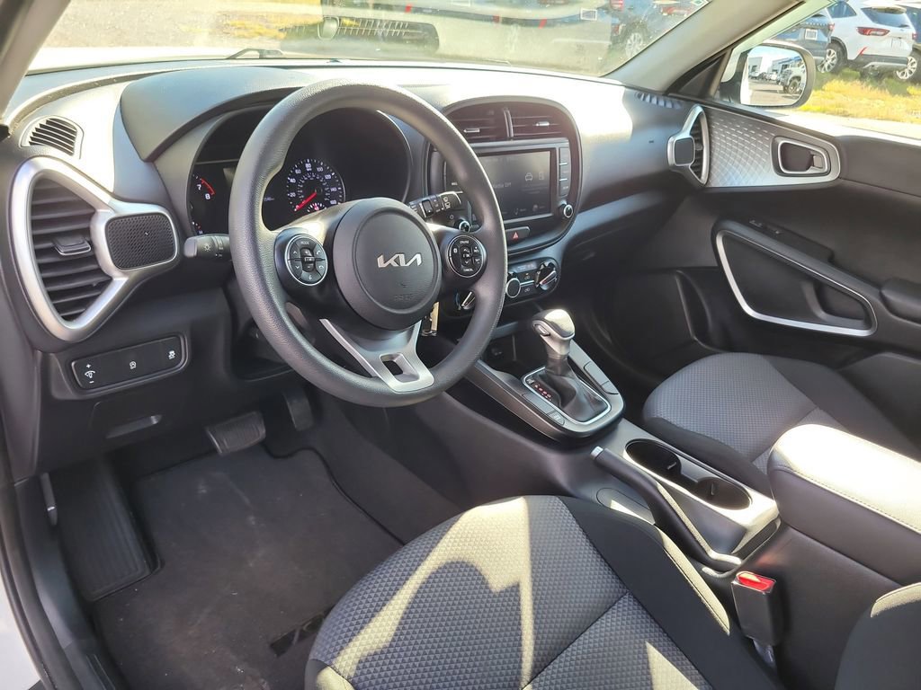 Used 2022 Kia Soul LX image 15