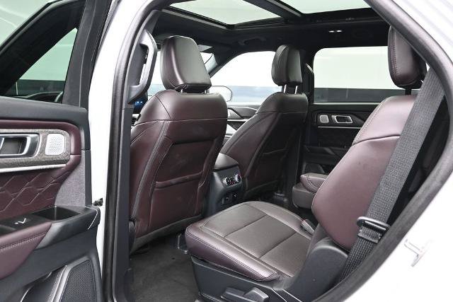 Certified 2025 Ford Explorer Platinum w/ LUX Leather Package AWD/4WD image 15