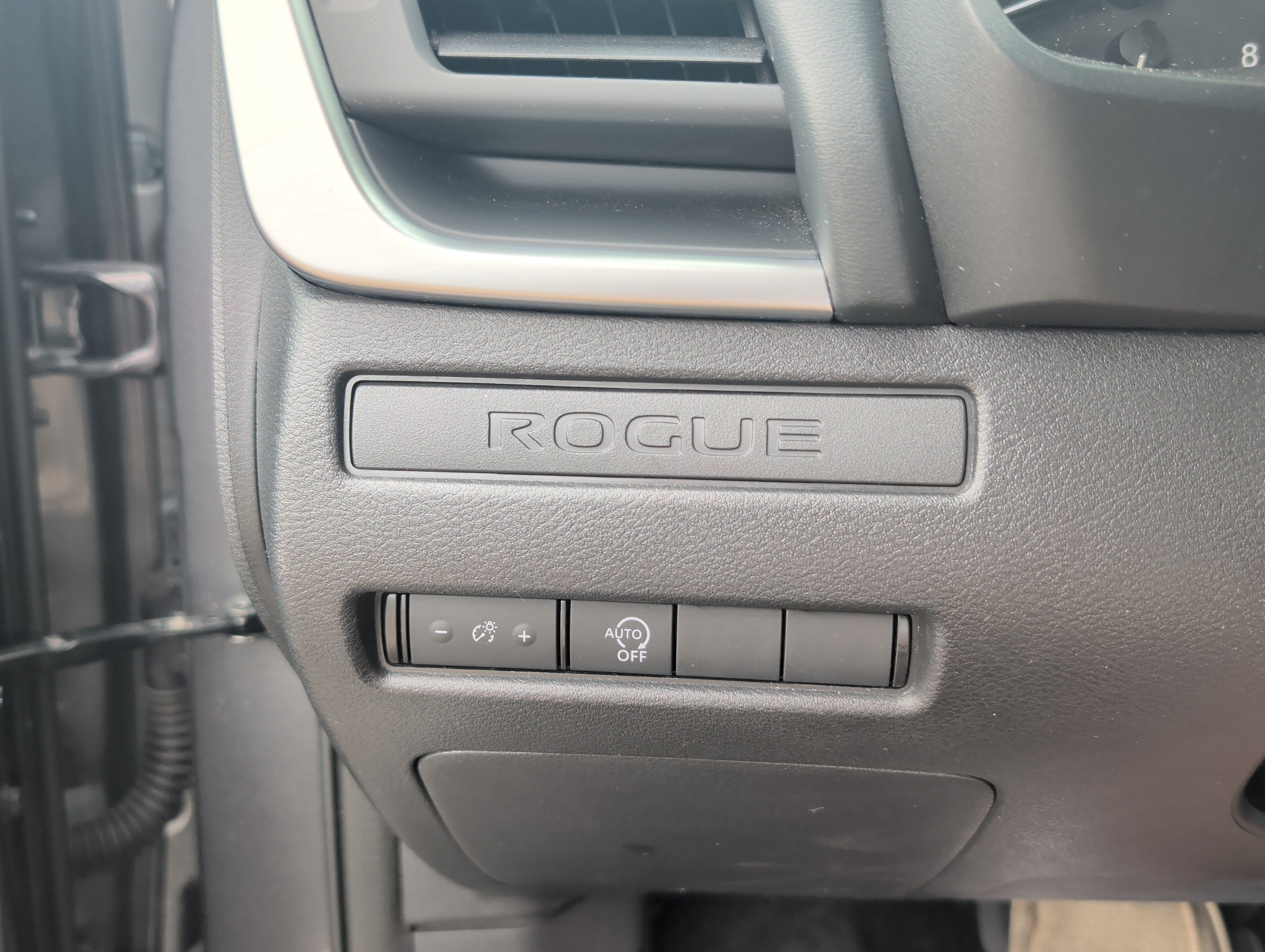 Used 2024 Nissan Rogue S AWD/4WD image 26