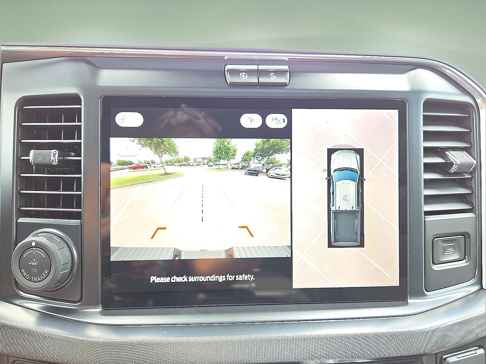 Certified 2025 Ford F250 Platinum AWD/4WD image 13