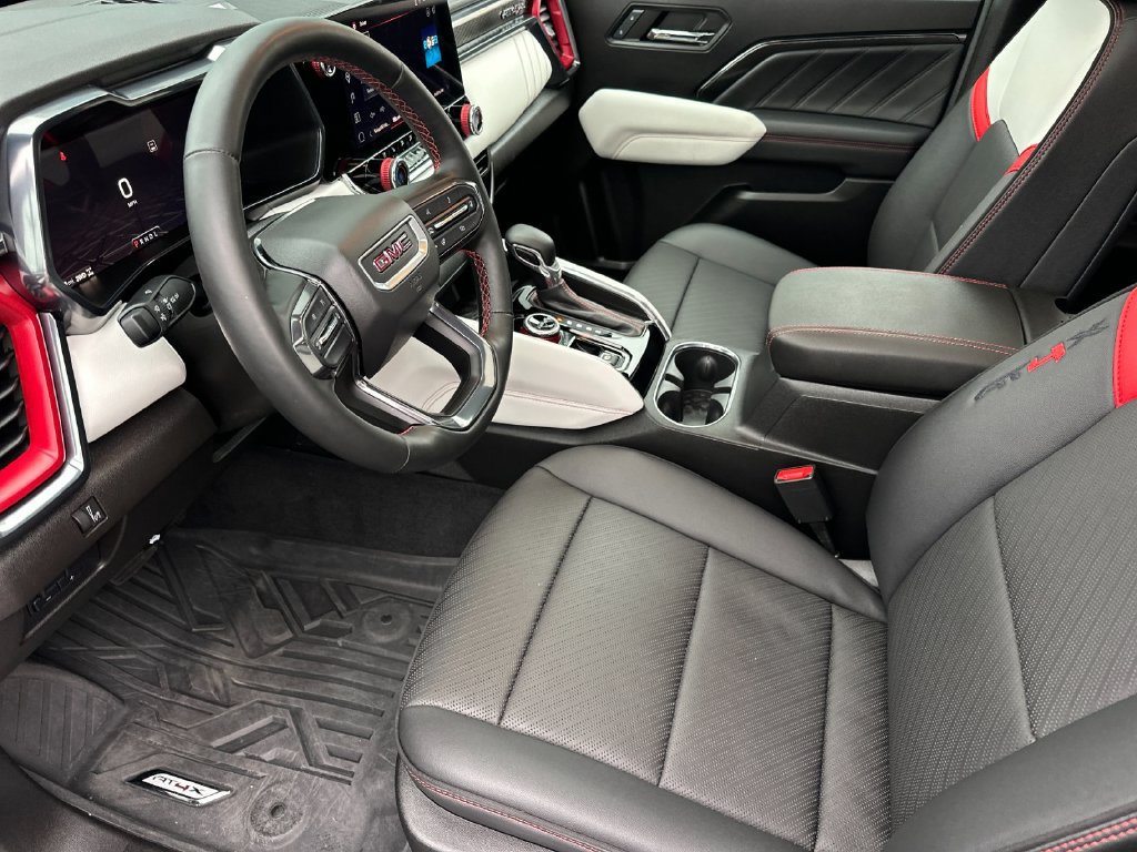 Used 2024 GMC Canyon AT4X AWD/4WD image 9