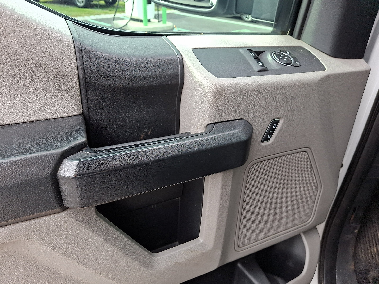 Certified 2017 Ford F550 4x4 Regular Cab Super Duty image 12