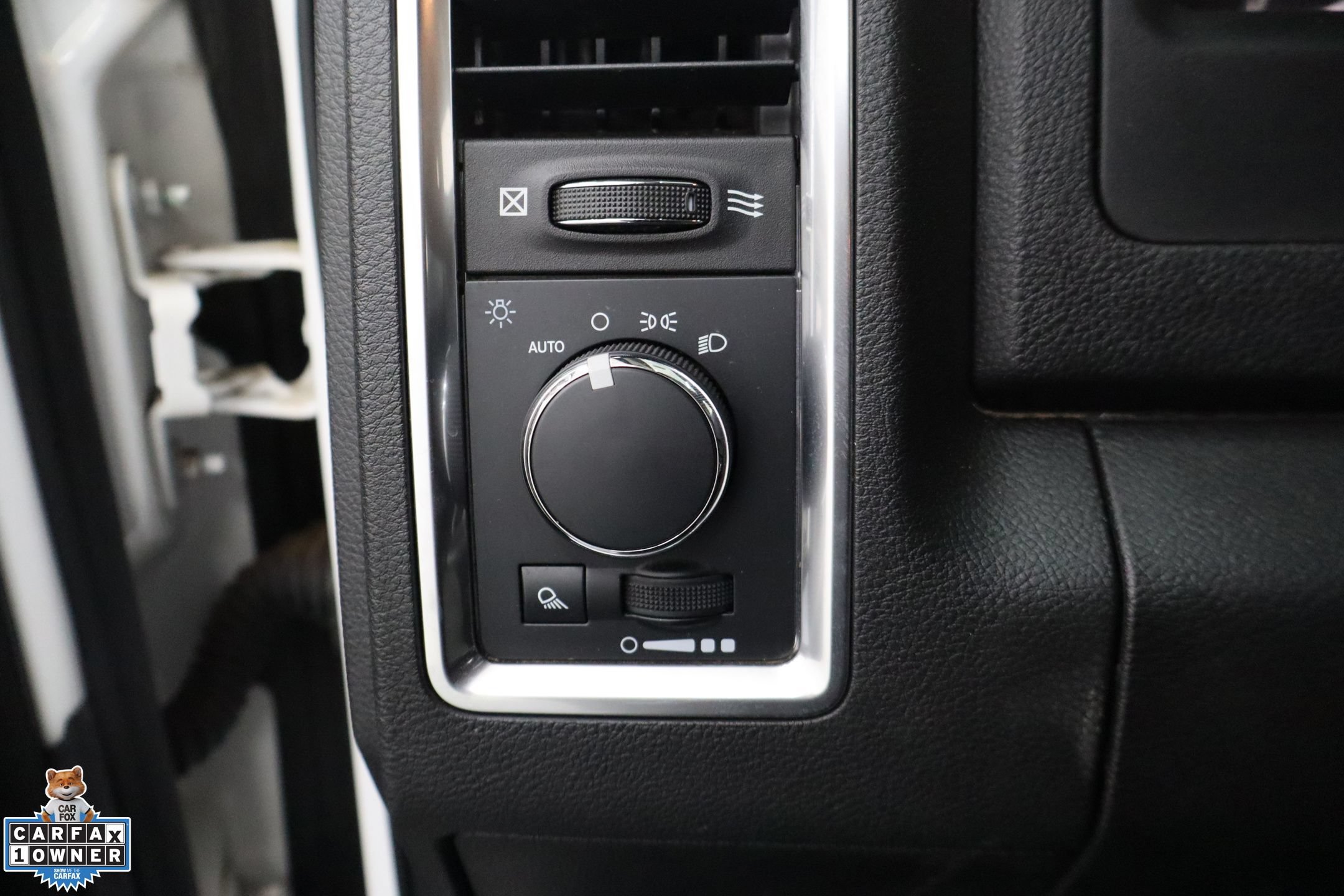 Used 2023 RAM 1500 Classic SLT w/ Trailer & Traction Group RWD image 12