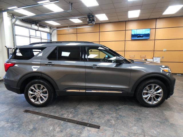 Certified 2024 Ford Explorer XLT w/ Equipment Group 202A AWD/4WD image 8