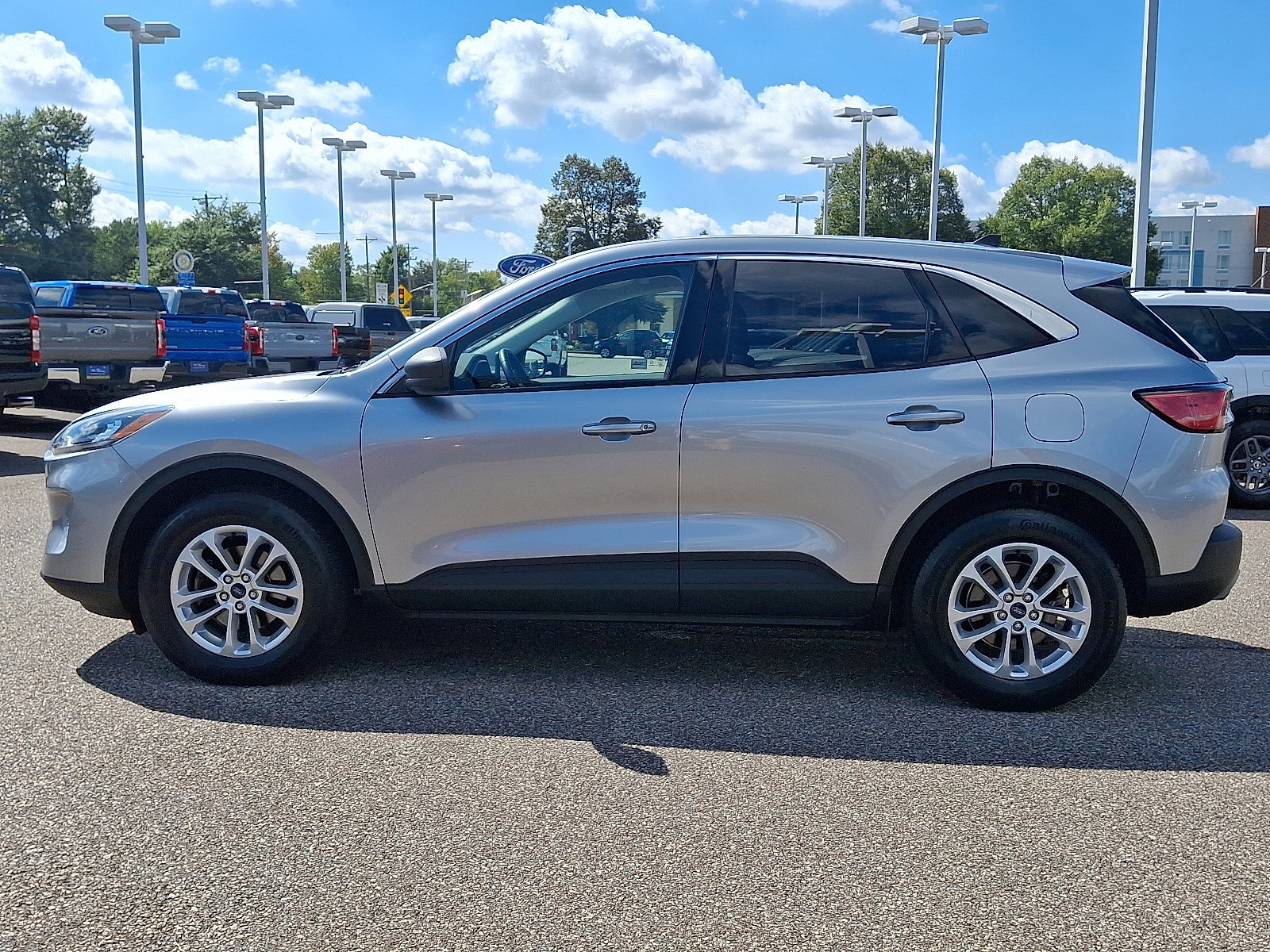 Certified 2022 Ford Escape SE w/ Convenience Package image 3