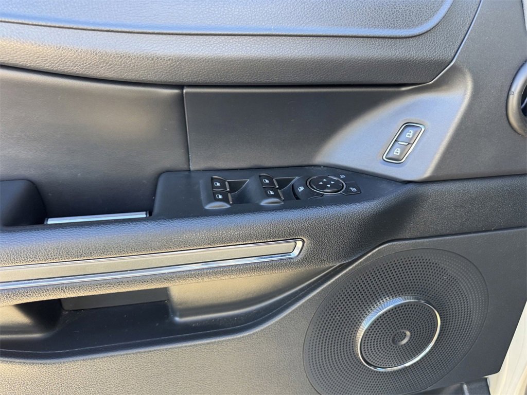 Certified 2022 Ford Expedition XLT image 13