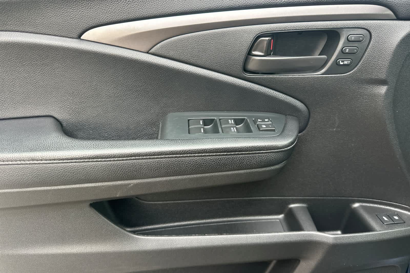 Used 2022 Honda Passport EX-L image 12