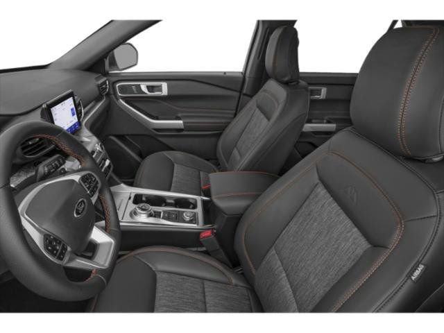 Certified 2023 Ford Explorer Platinum w/ Technology Package AWD/4WD image 9