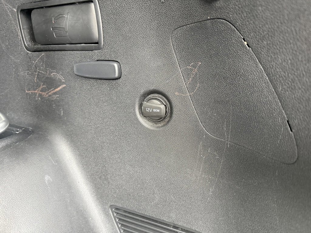 Used 2019 Kia Sorento L image 12