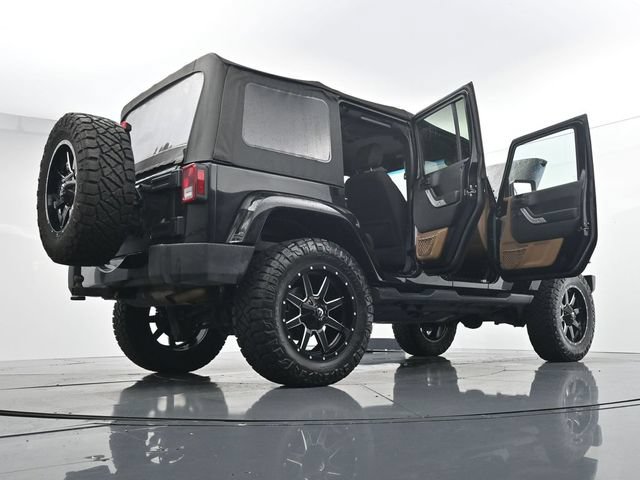 Used 2017 Jeep Wrangler Unlimited Sahara w/ Max Tow Package AWD/4WD image 39