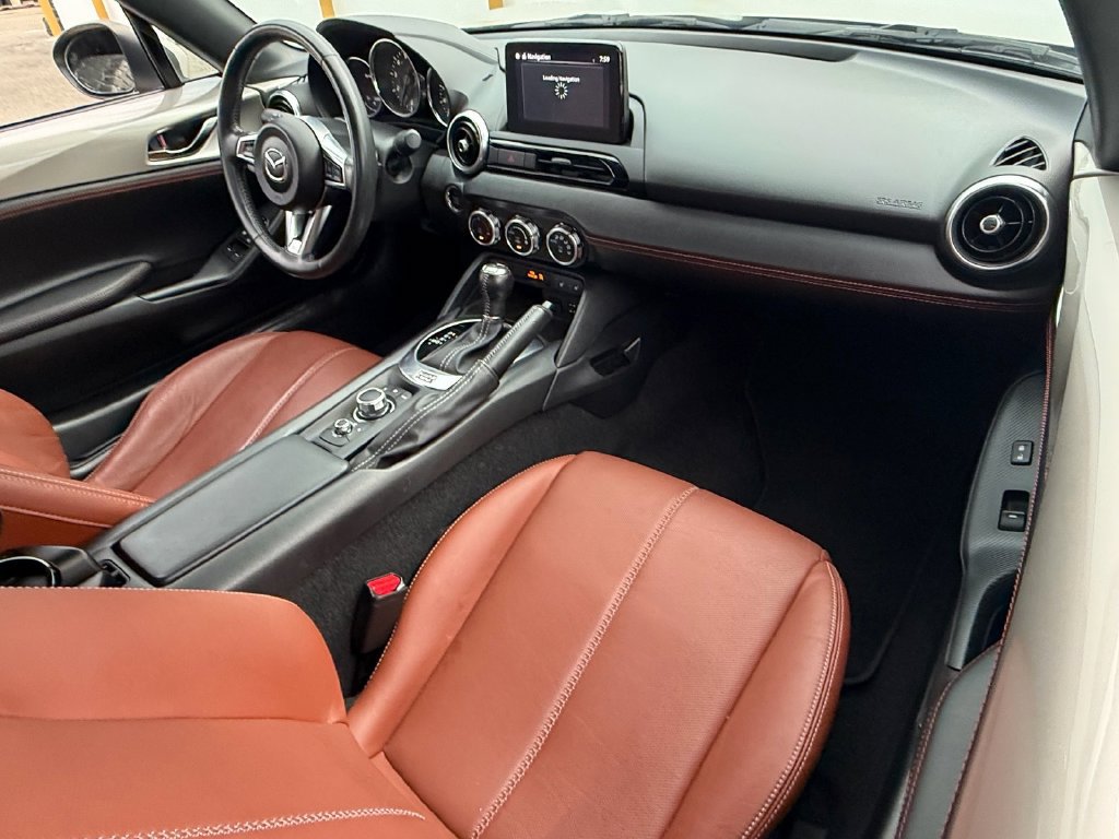 Used 2023 MAZDA MX-5 Miata Grand Touring RWD image 16