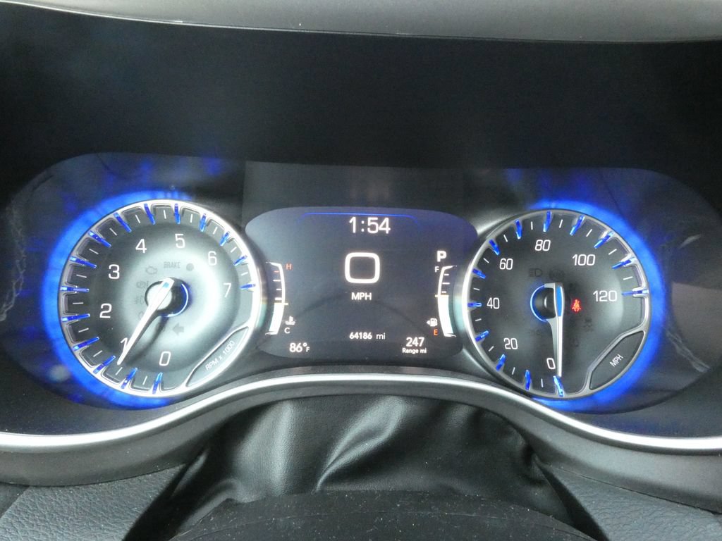Used 2023 Chrysler Pacifica Touring-L FWD image 25