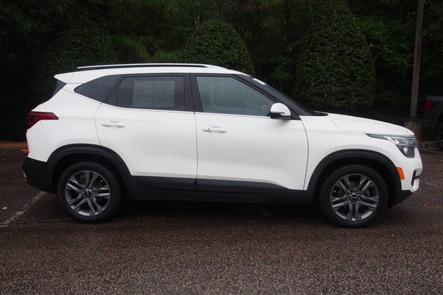 Used 2023 Kia Seltos S w/ Navigation Package FWD image 8
