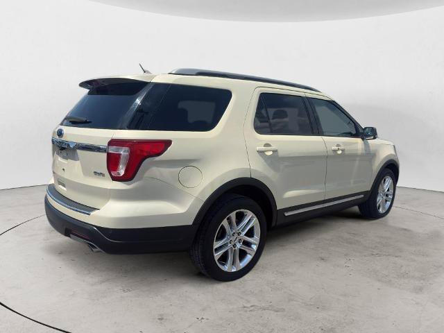 Certified 2018 Ford Explorer XLT w/ Equipment Group 201A AWD/4WD image 5