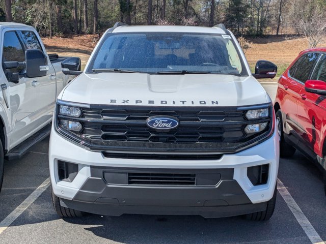 Certified 2025 Ford Expedition Active image 3