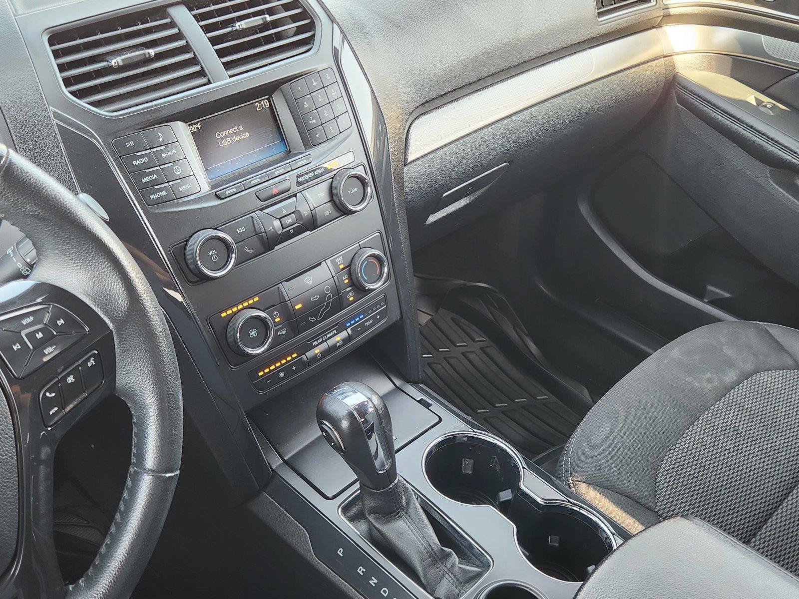 Certified 2019 Ford Explorer XLT FWD image 16
