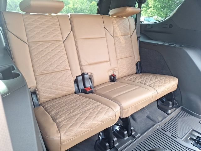 Used 2024 Cadillac Escalade Premium Luxury w/ LPO, Floor Liner Package AWD/4WD image 17