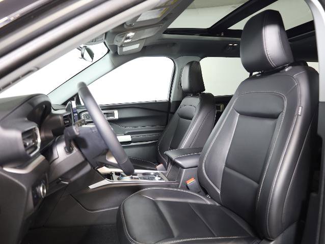 Certified 2023 Ford Explorer XLT w/ Equipment Group 202A image 8