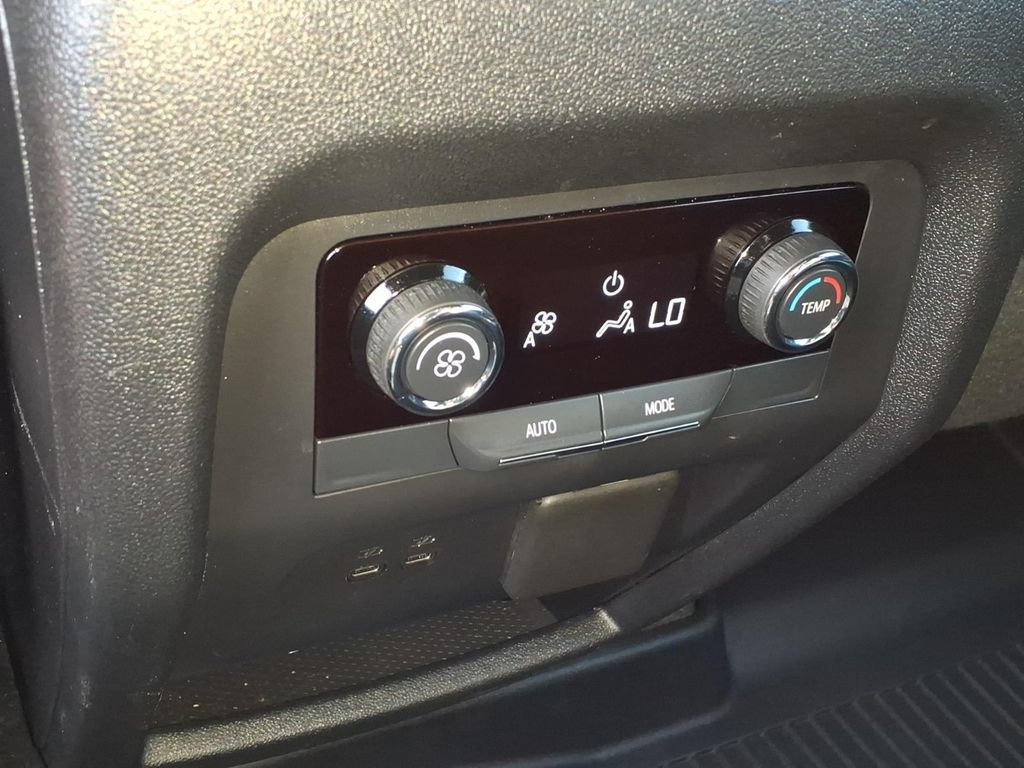 Used 2024 Chevrolet Traverse Z71 AWD/4WD image 15