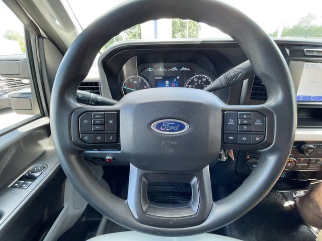 Certified 2023 Ford F550 4x4 Regular Cab Super Duty image 16